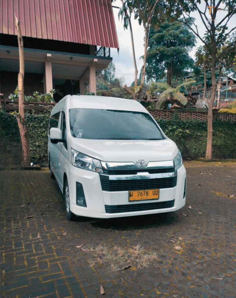 rental hiace surabaya