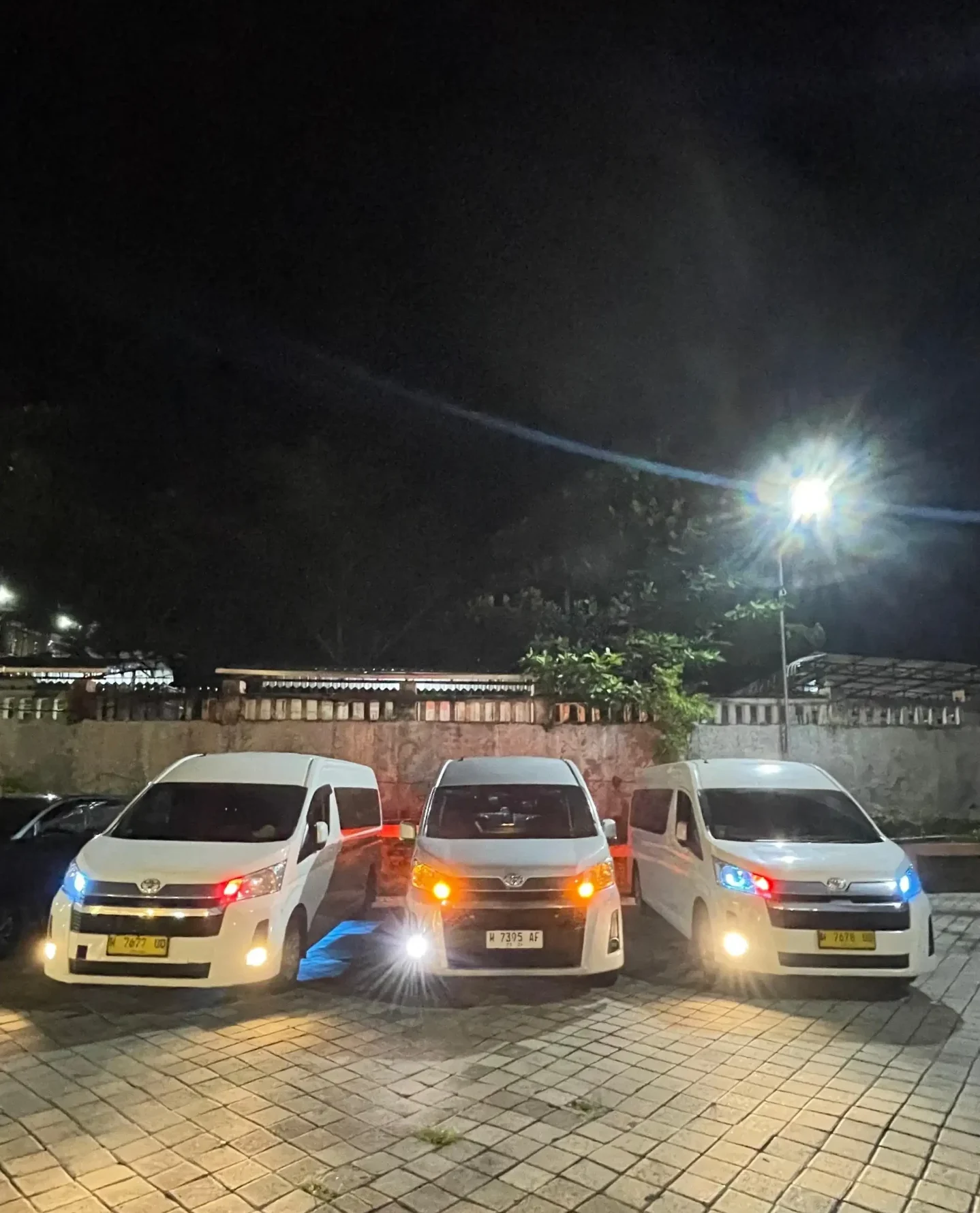 sewa hiace malang