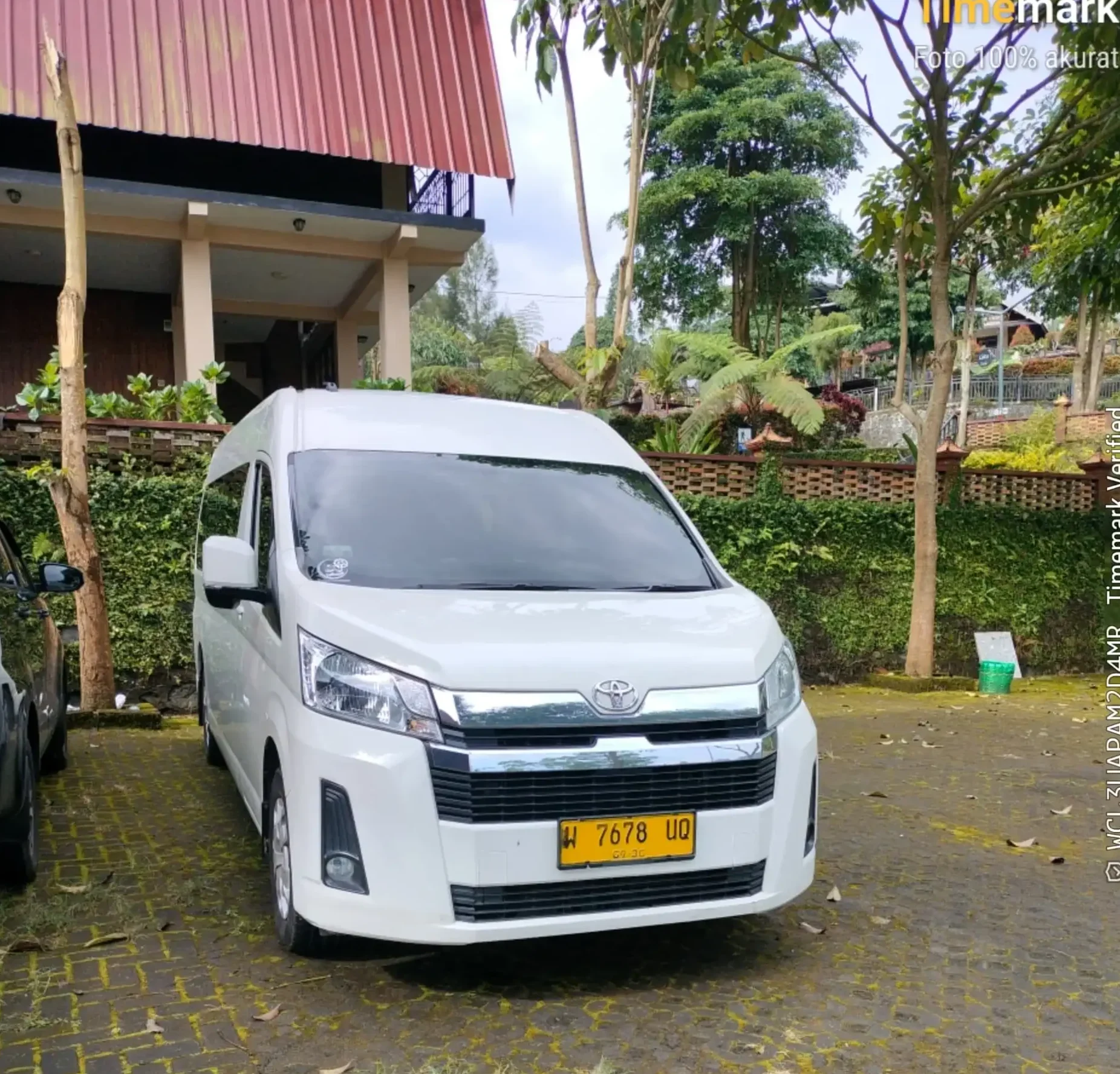 sewa hiace sidoarjo