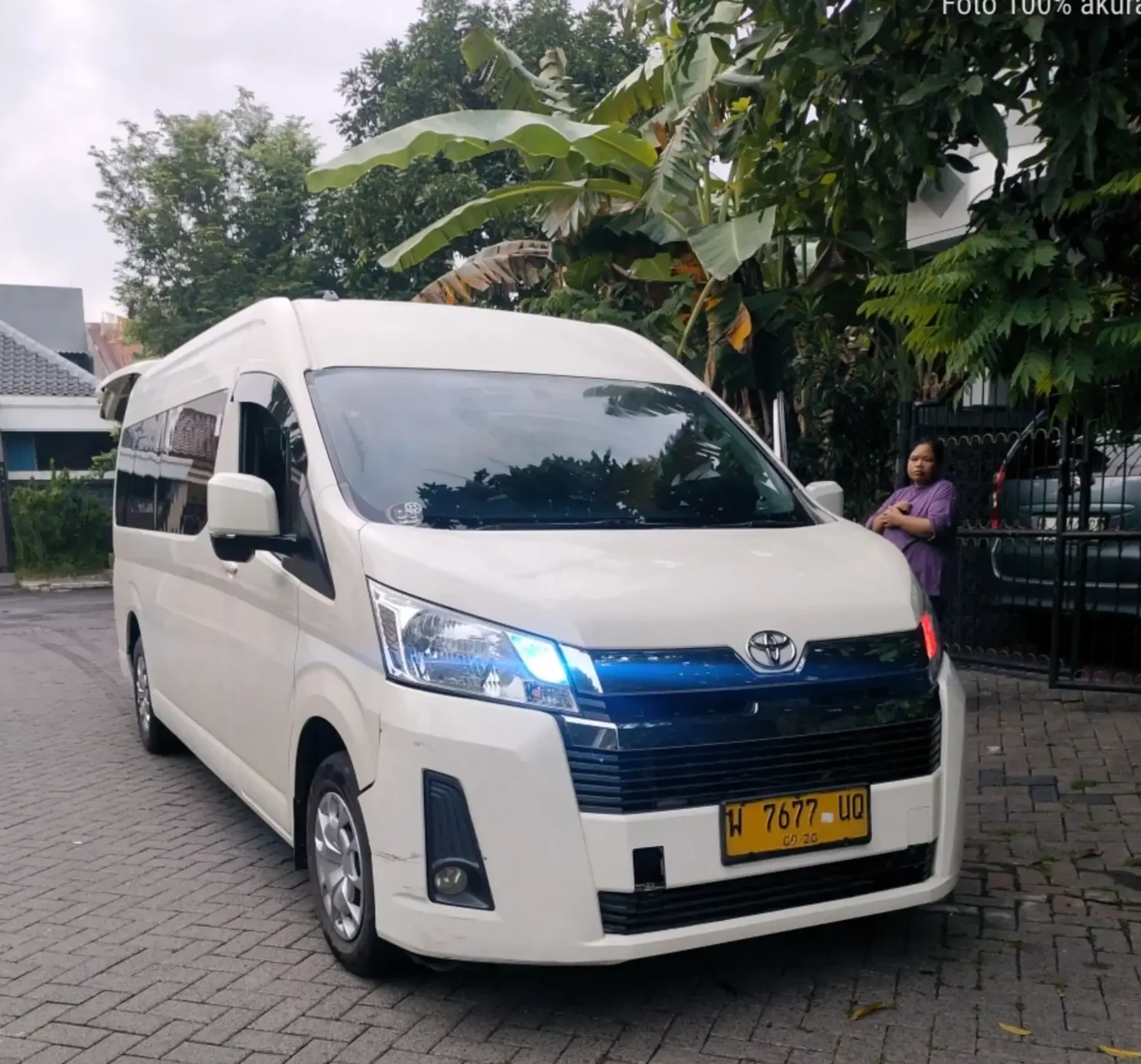 sewa hiace surabaya