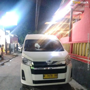 sewa hiace surabaya bromo